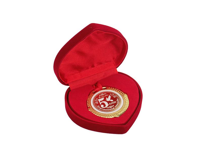 Медаль в подарочной коробке "Вместе 5 лет. Деревянная свадьба"