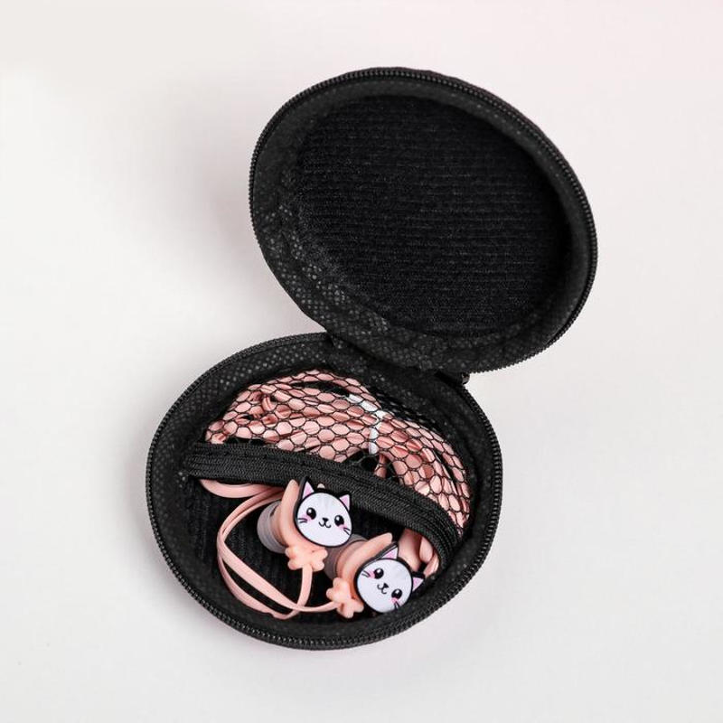 наушники в футляре