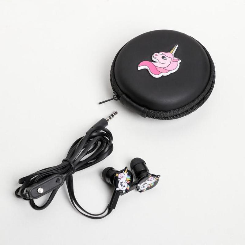 наушники в футляре