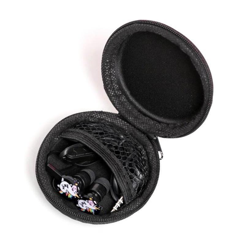 наушники в футляре