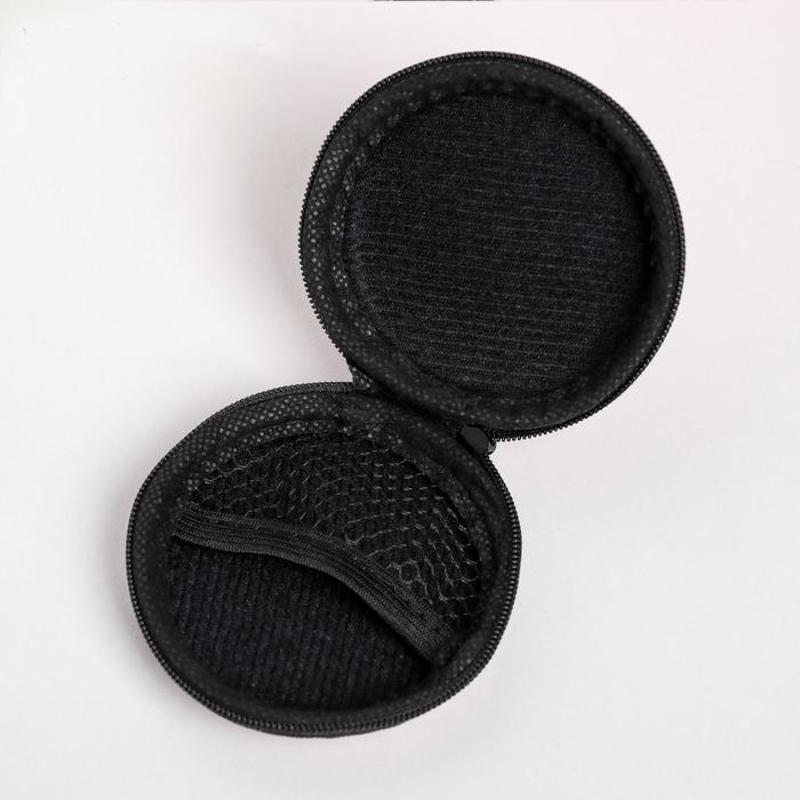 наушники в футляре