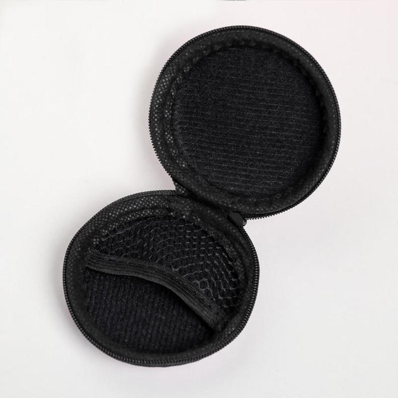 наушники в футляре