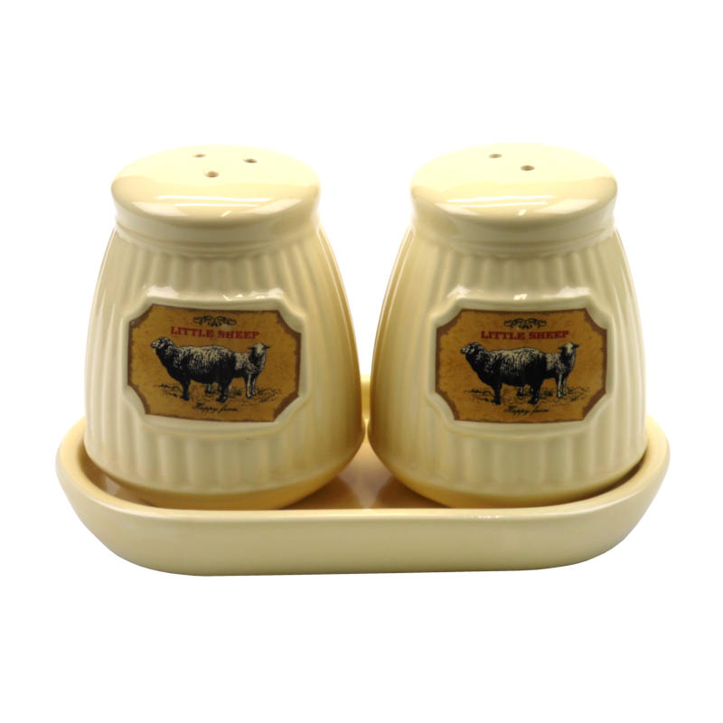 набор солонка и перечница