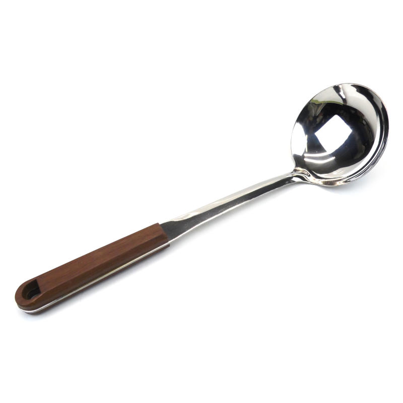 половник металлический