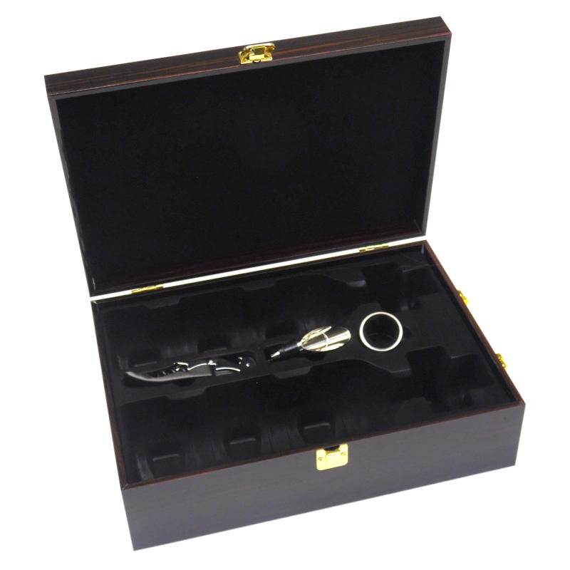 подарочный футляр для двух бутылок с винными принадлежностями